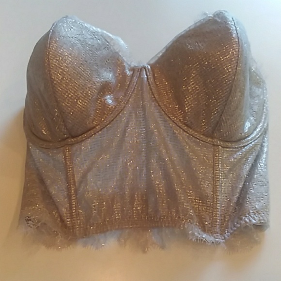 Victoria Secret - Picture 3 of 6